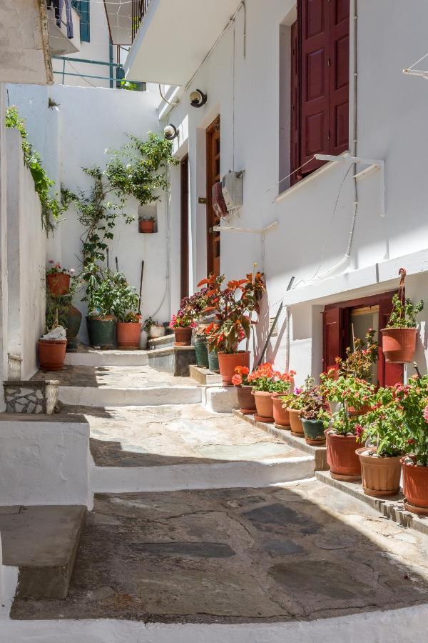 Cath'S Guesthouse Skopelos Exterior foto